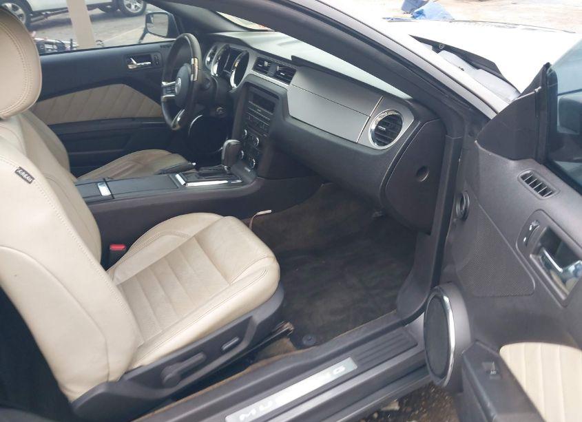 Photo 5 of 2014 Ford Mustang V6 PREMIUM (VIN 1ZVBP8AM2E5201328)