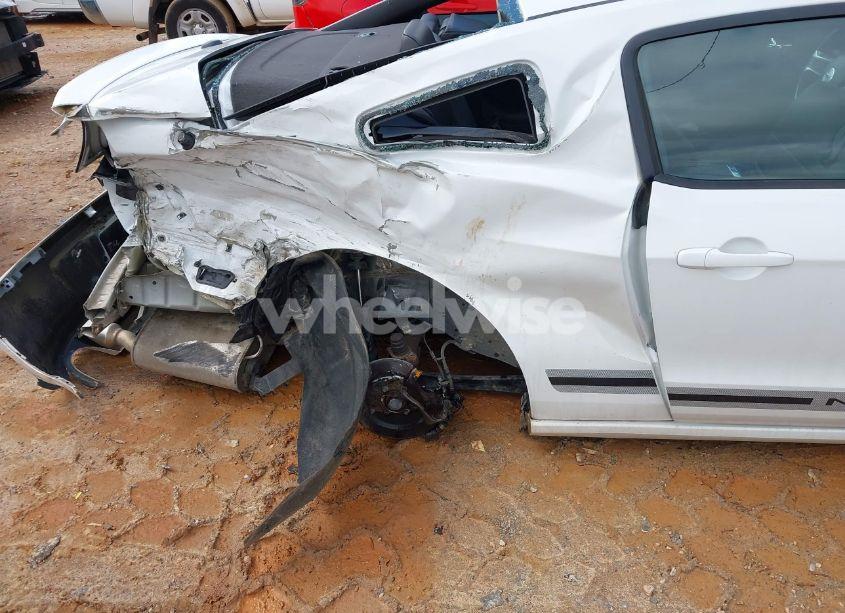 Photo 6 of 2014 Ford Mustang V6 PREMIUM (VIN 1ZVBP8AM2E5280063)