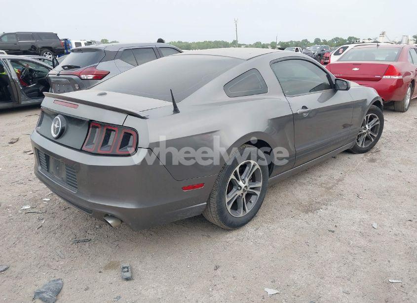 Photo 4 of 2014 Ford Mustang V6 PREMIUM (VIN 1ZVBP8AM2E5295095)