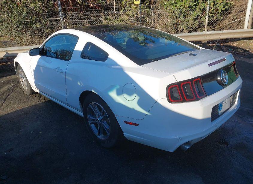 Photo 3 of 2014 Ford Mustang V6 PREMIUM (VIN 1ZVBP8AM2E5305060)