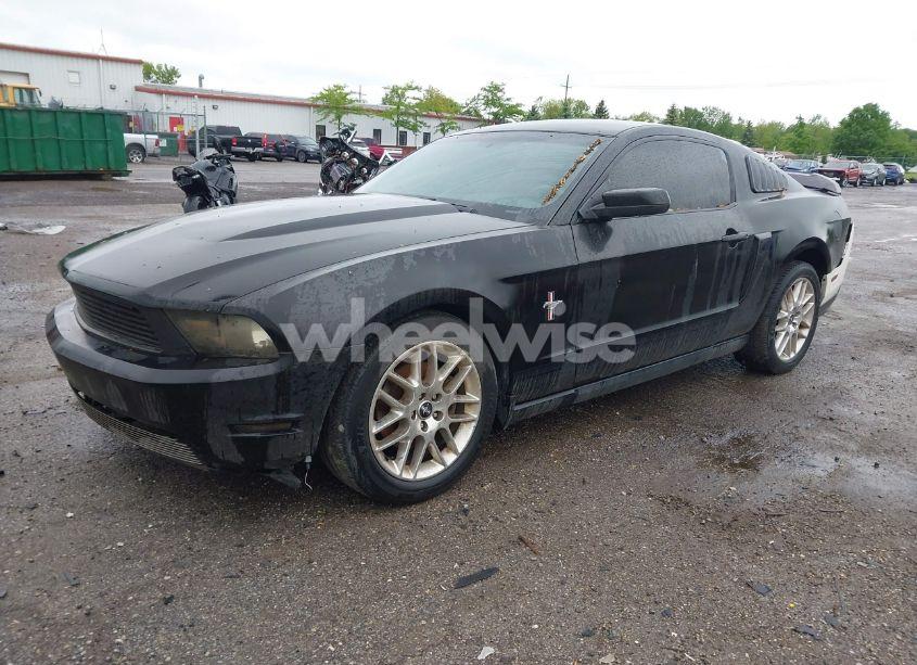 Photo 2 of 2011 Ford Mustang V6 PREMIUM (VIN 1ZVBP8AM3B5104618)