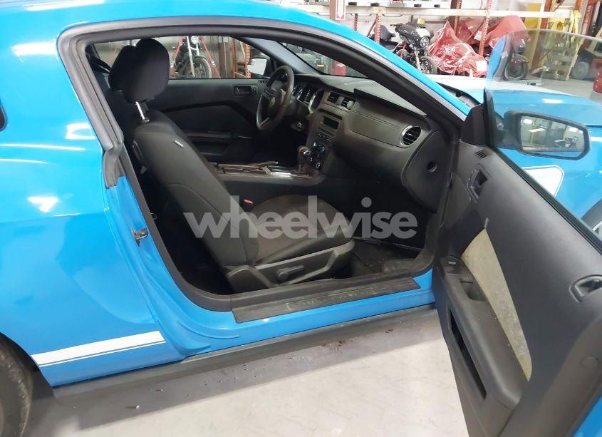 Photo 5 of 2011 Ford Mustang V6 (VIN 1ZVBP8AM3B5116946)