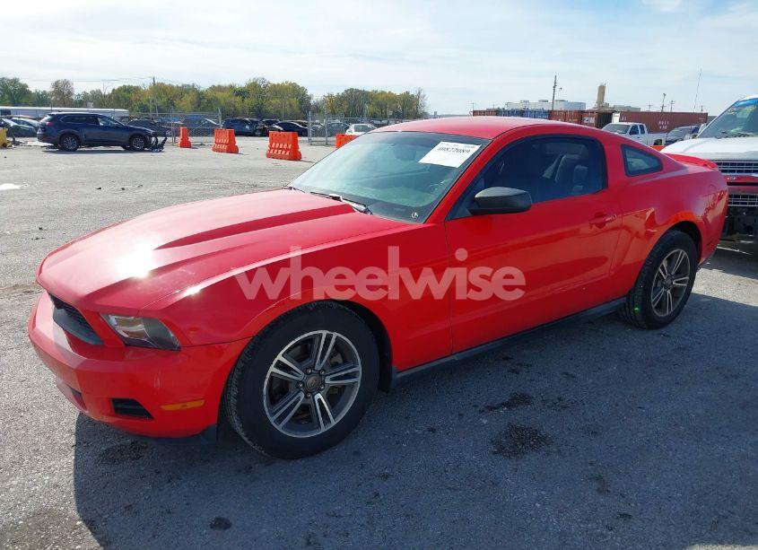 Photo 2 of 2011 Ford Mustang V6 PREMIUM (VIN 1ZVBP8AM3B5120818)