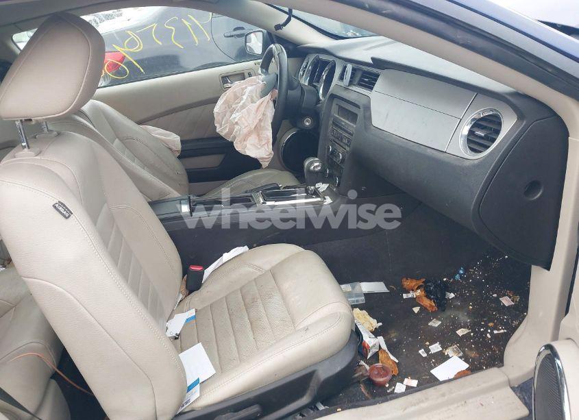 Photo 5 of 2011 Ford Mustang V6 PREMIUM (VIN 1ZVBP8AM3B5162082)