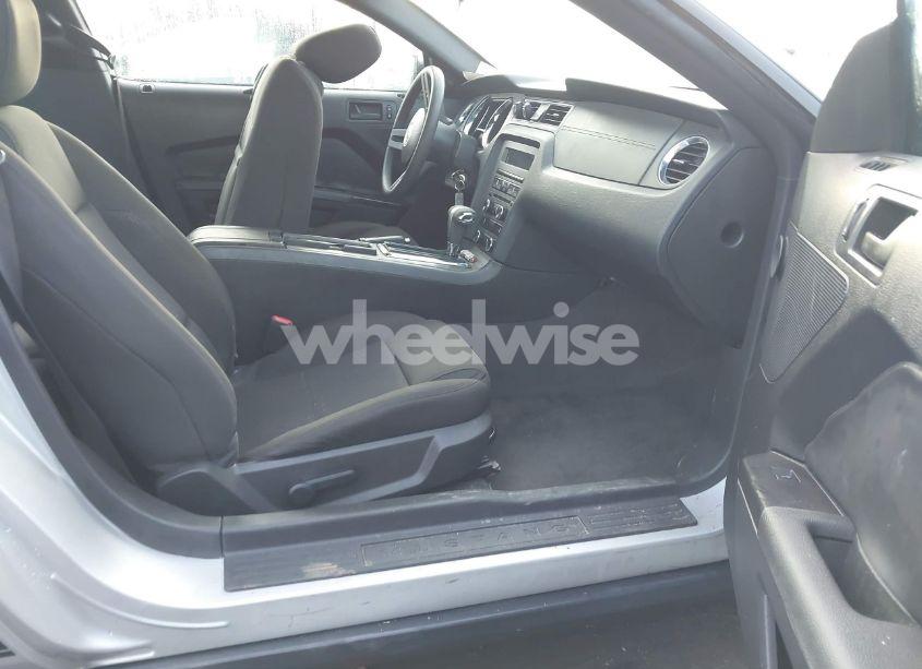 Photo 5 of 2012 Ford Mustang V6 (VIN 1ZVBP8AM3C5206549)