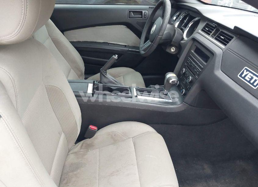 Photo 5 of 2012 Ford Mustang V6 (VIN 1ZVBP8AM3C5263057)