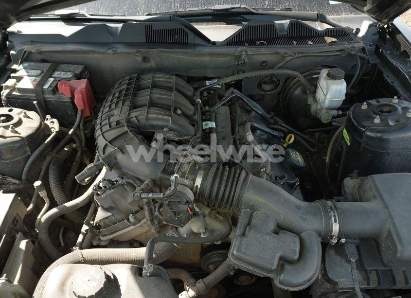 Photo 10 of 2013 Ford Mustang V6 (VIN 1ZVBP8AM3D5235860)