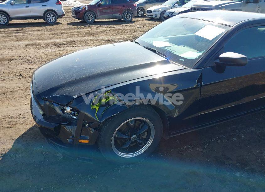 Photo 6 of 2013 Ford Mustang V6 (VIN 1ZVBP8AM3D5235860)