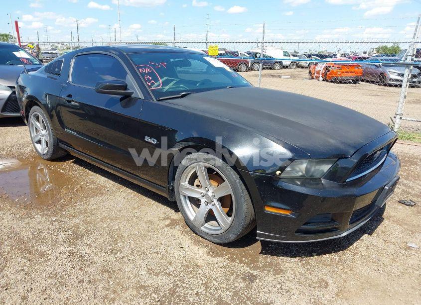 2013 Ford Mustang V6 (VIN 1ZVBP8AM3D5244879) main photo