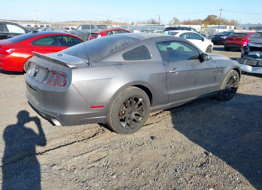 Photo 4 of 2014 Ford Mustang V6 PREMIUM (VIN 1ZVBP8AM3E5206523)