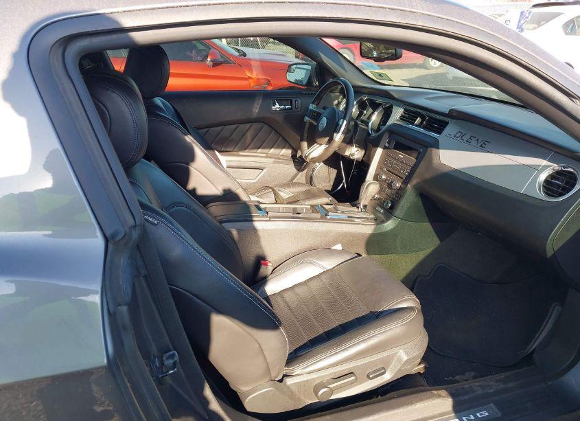 Photo 5 of 2014 Ford Mustang V6 PREMIUM (VIN 1ZVBP8AM3E5206523)