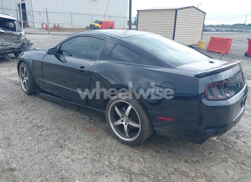 Photo 3 of 2014 Ford Mustang V6 PREMIUM (VIN 1ZVBP8AM3E5244110)