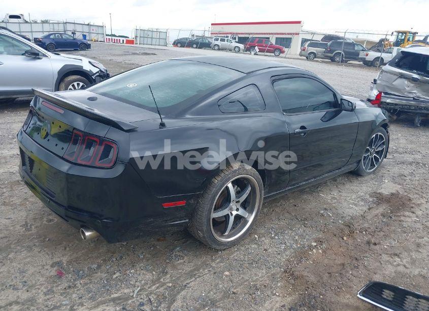 Photo 4 of 2014 Ford Mustang V6 PREMIUM (VIN 1ZVBP8AM3E5244110)
