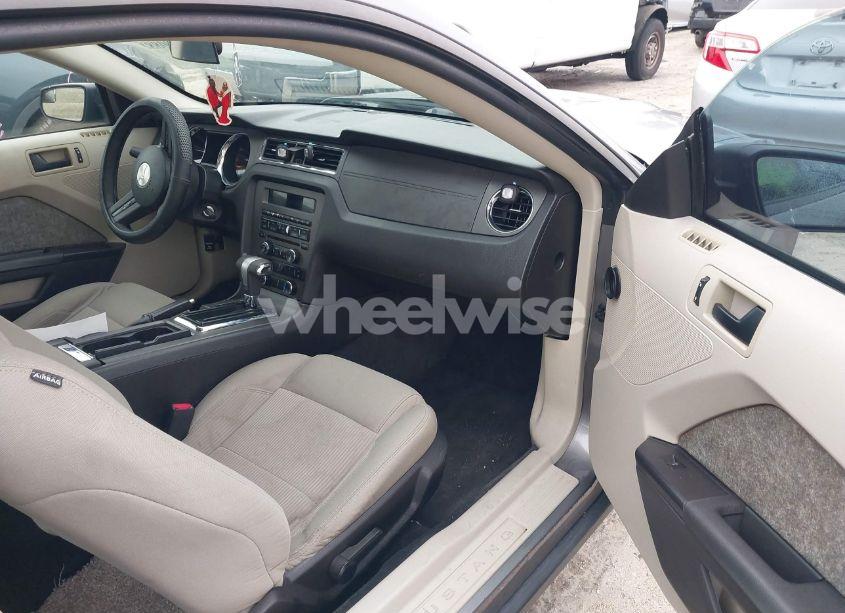 Photo 5 of 2011 Ford Mustang V6 (VIN 1ZVBP8AM4B5118902)