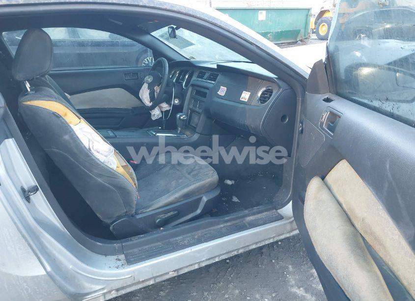 Photo 5 of 2012 Ford Mustang V6 (VIN 1ZVBP8AM4C5206950)