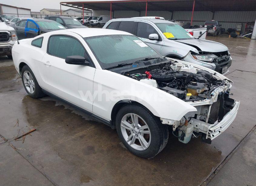 2012 Ford Mustang V6 (VIN 1ZVBP8AM4C5239978) main photo