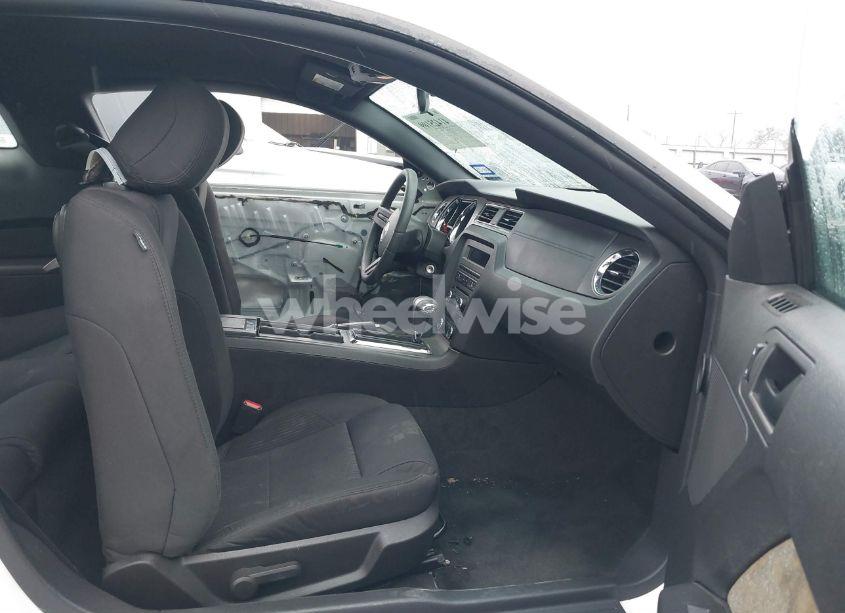 Photo 5 of 2012 Ford Mustang V6 (VIN 1ZVBP8AM4C5239978)