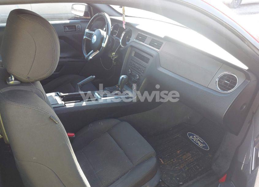 Photo 5 of 2013 Ford Mustang V6 (VIN 1ZVBP8AM4D5215407)