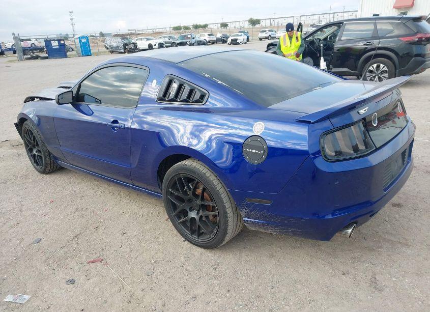 Photo 3 of 2013 Ford Mustang V6 (VIN 1ZVBP8AM4D5260864)
