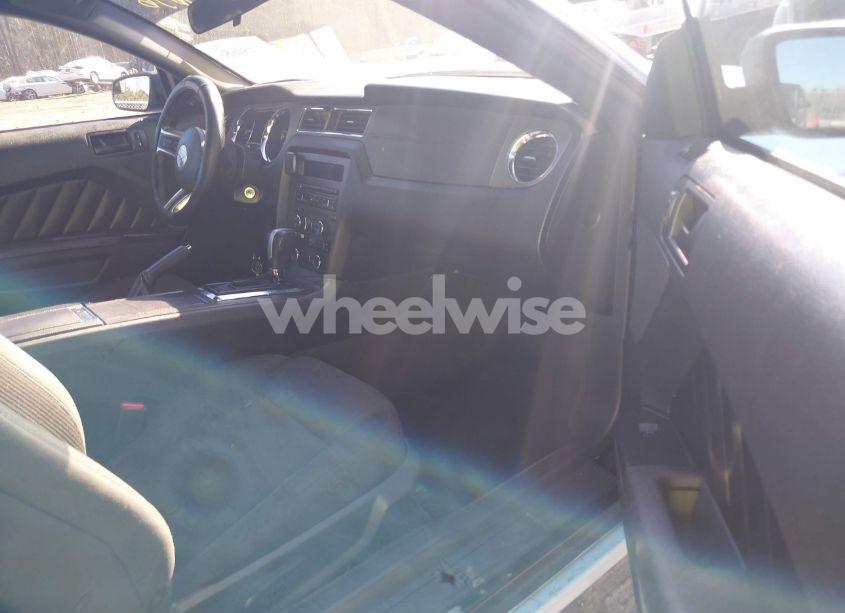 Photo 5 of 2013 Ford Mustang V6 (VIN 1ZVBP8AM4D5265627)