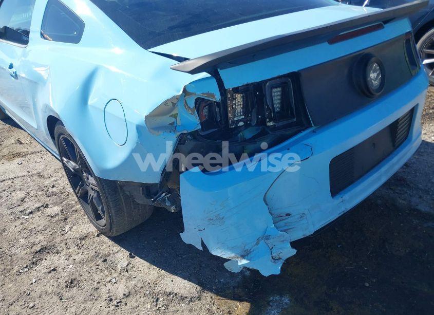 Photo 6 of 2013 Ford Mustang V6 (VIN 1ZVBP8AM4D5265627)