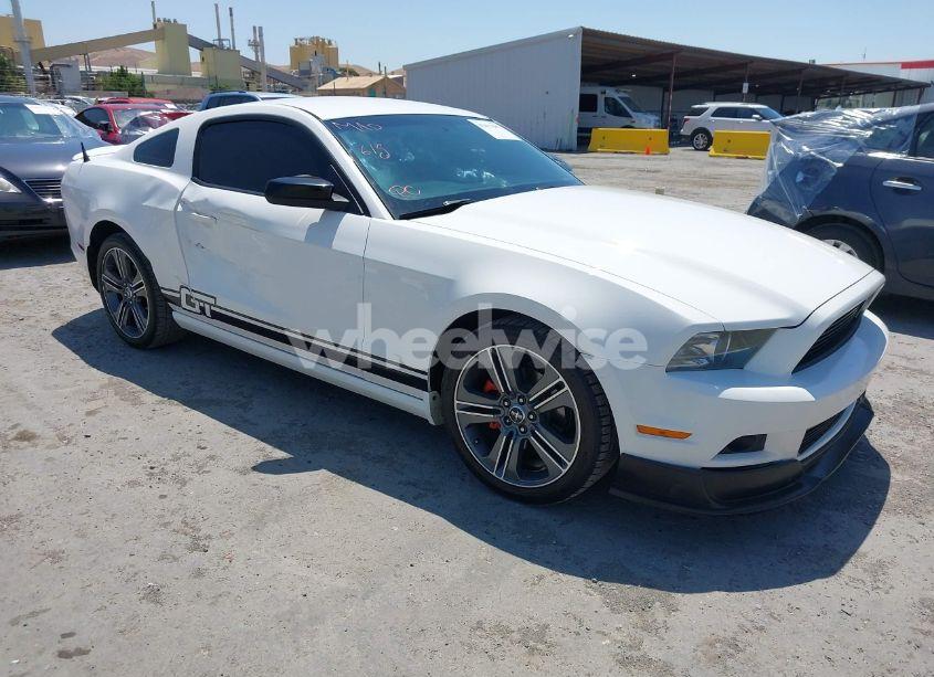 2013 Ford Mustang V6 PREMIUM (VIN 1ZVBP8AM4D5271864) main photo