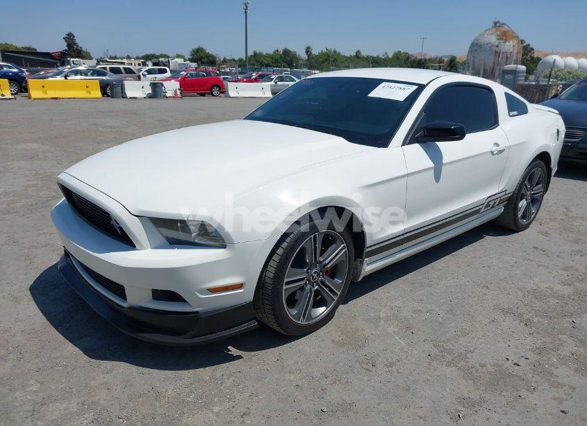 Photo 2 of 2013 Ford Mustang V6 PREMIUM (VIN 1ZVBP8AM4D5271864)