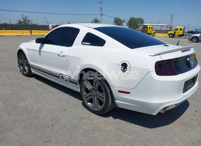 Photo 3 of 2013 Ford Mustang V6 PREMIUM (VIN 1ZVBP8AM4D5271864)