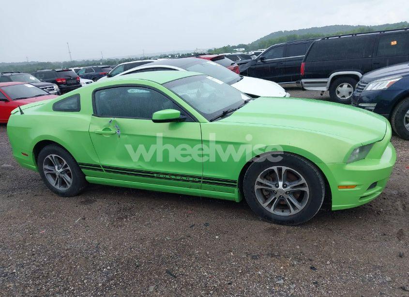 Photo 13 of 2014 Ford Mustang V6 PREMIUM (VIN 1ZVBP8AM4E5232466)