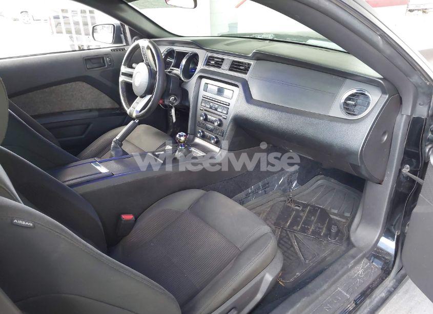 Photo 5 of 2014 Ford Mustang V6 (VIN 1ZVBP8AM4E5252863)