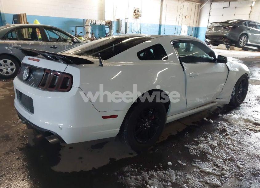 Photo 4 of 2014 Ford Mustang V6 (VIN 1ZVBP8AM4E5290724)