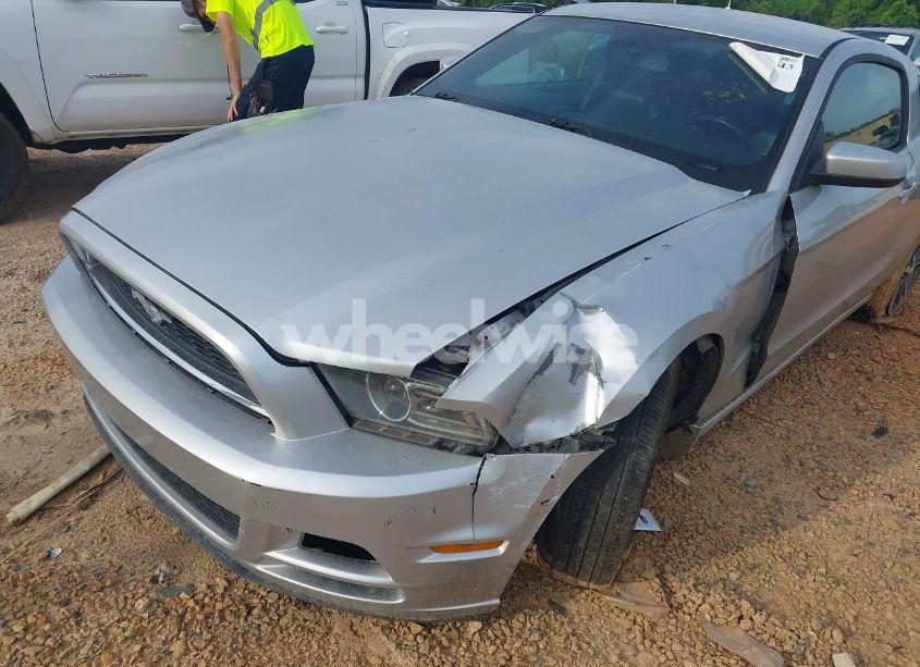 Photo 6 of 2014 Ford Mustang V6 PREMIUM (VIN 1ZVBP8AM4E5302273)