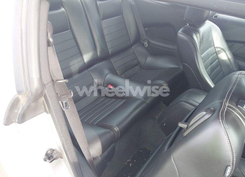 Photo 8 of 2014 Ford Mustang V6 PREMIUM (VIN 1ZVBP8AM4E5302273)