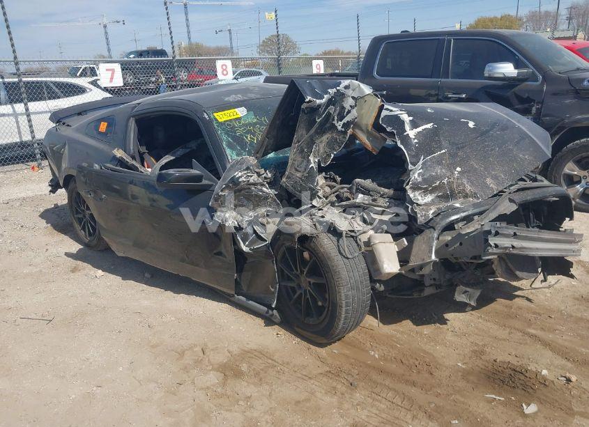 2014 Ford Mustang V6 PREMIUM (VIN 1ZVBP8AM4E5304802) main photo