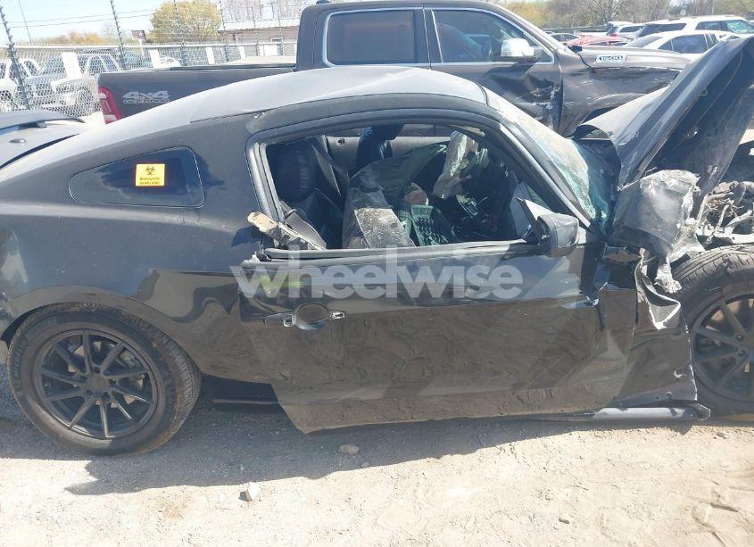 Photo 12 of 2014 Ford Mustang V6 PREMIUM (VIN 1ZVBP8AM4E5304802)