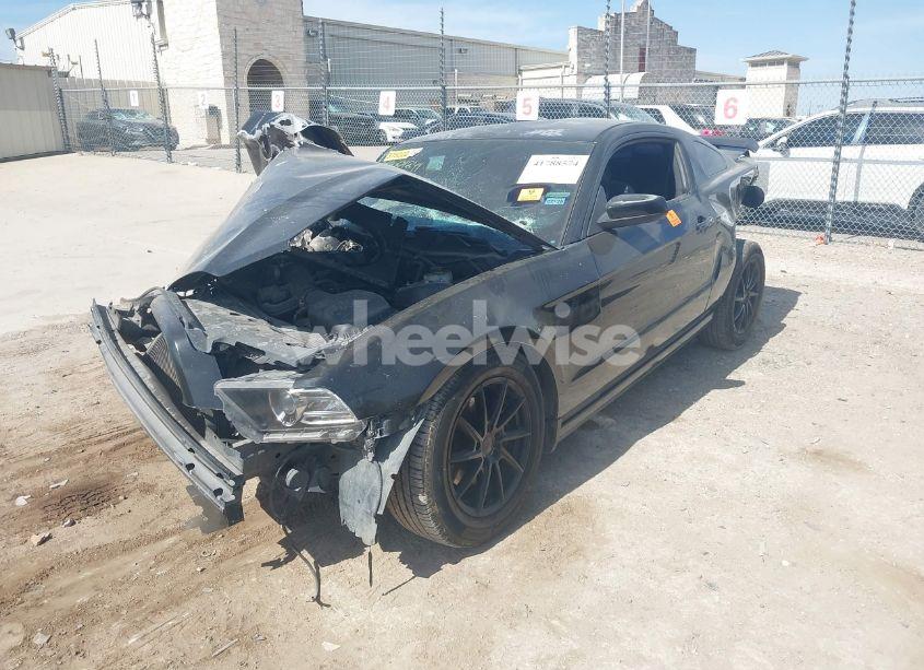 Photo 2 of 2014 Ford Mustang V6 PREMIUM (VIN 1ZVBP8AM4E5304802)