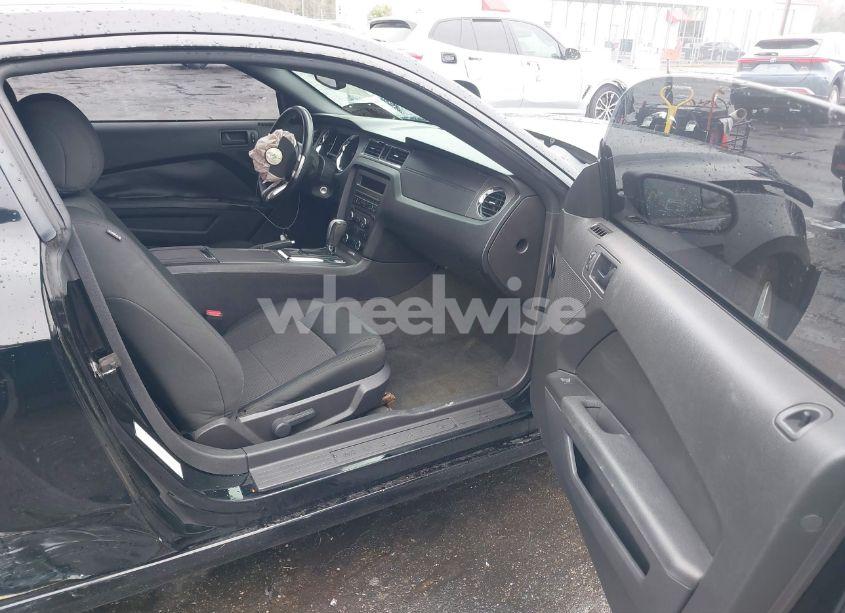 Photo 5 of 2014 Ford Mustang V6 (VIN 1ZVBP8AM4E5329005)