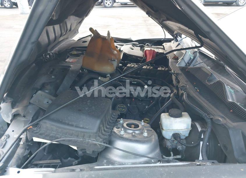 Photo 10 of 2014 Ford Mustang V6 (VIN 1ZVBP8AM4E5329375)