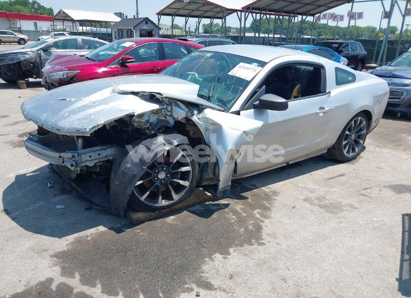 Photo 2 of 2011 Ford Mustang V6 PREMIUM (VIN 1ZVBP8AM5B5166487)