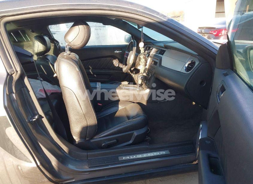 Photo 5 of 2012 Ford Mustang V6 PREMIUM (VIN 1ZVBP8AM5C5269183)