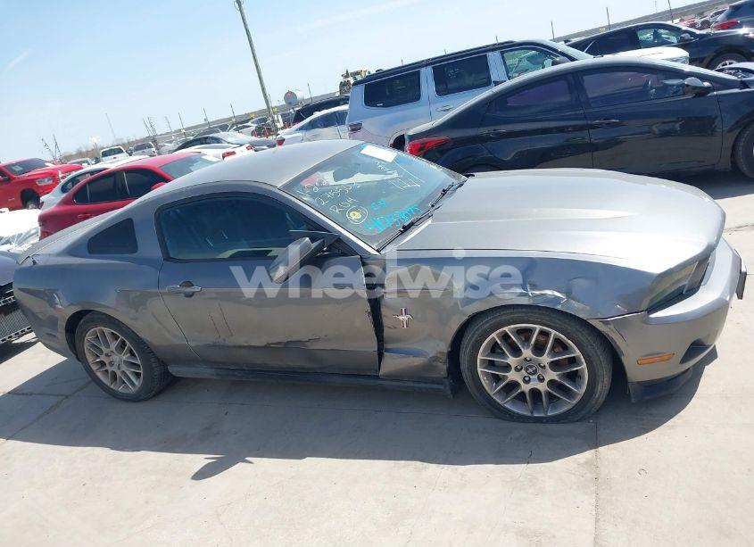 Photo 13 of 2012 Ford Mustang V6 PREMIUM (VIN 1ZVBP8AM5C5275503)