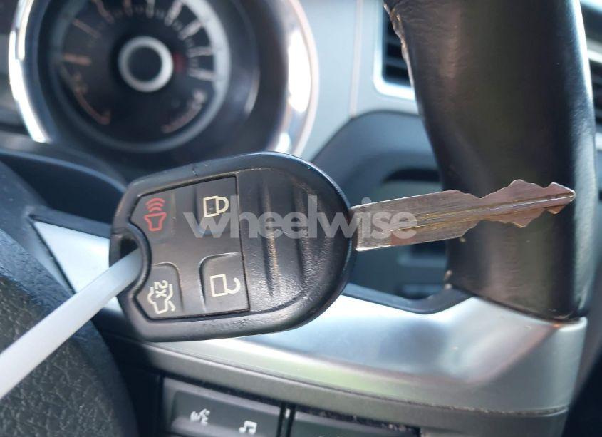 Photo 11 of 2013 Ford Mustang V6 PREMIUM (VIN 1ZVBP8AM5D5253342)