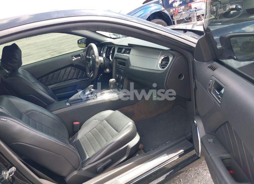 Photo 5 of 2013 Ford Mustang V6 PREMIUM (VIN 1ZVBP8AM5D5263496)