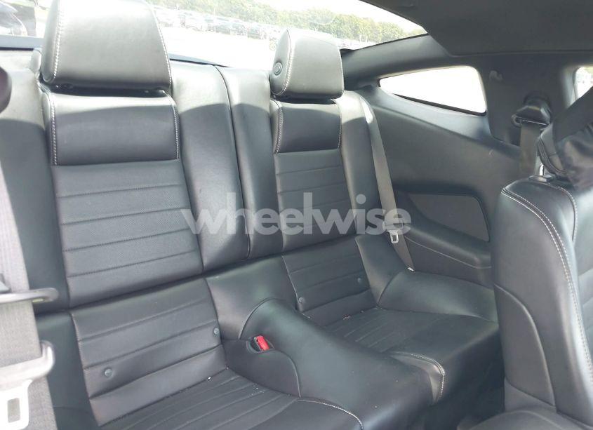 Photo 8 of 2013 Ford Mustang V6 PREMIUM (VIN 1ZVBP8AM5D5263496)