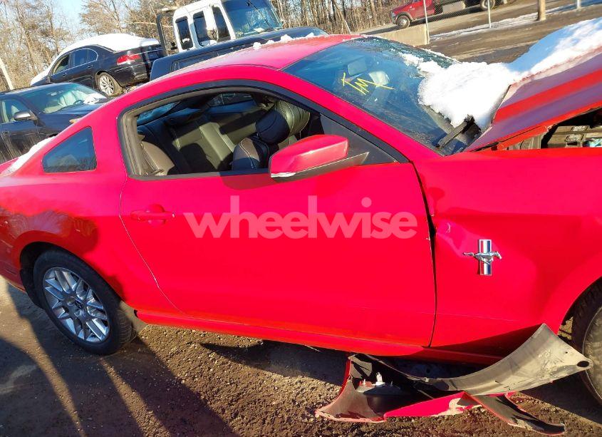 Photo 13 of 2013 Ford Mustang V6 PREMIUM (VIN 1ZVBP8AM5D5266270)