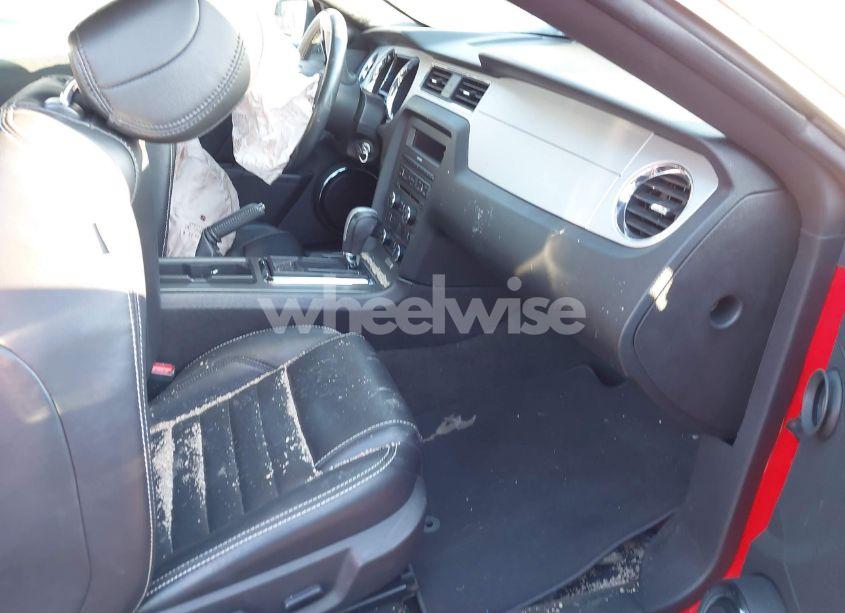 Photo 5 of 2013 Ford Mustang V6 PREMIUM (VIN 1ZVBP8AM5D5266270)