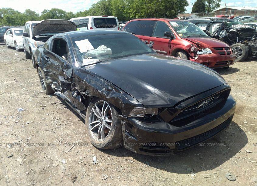 2014 Ford Mustang V6 PREMIUM (VIN 1ZVBP8AM5E5230855) main photo