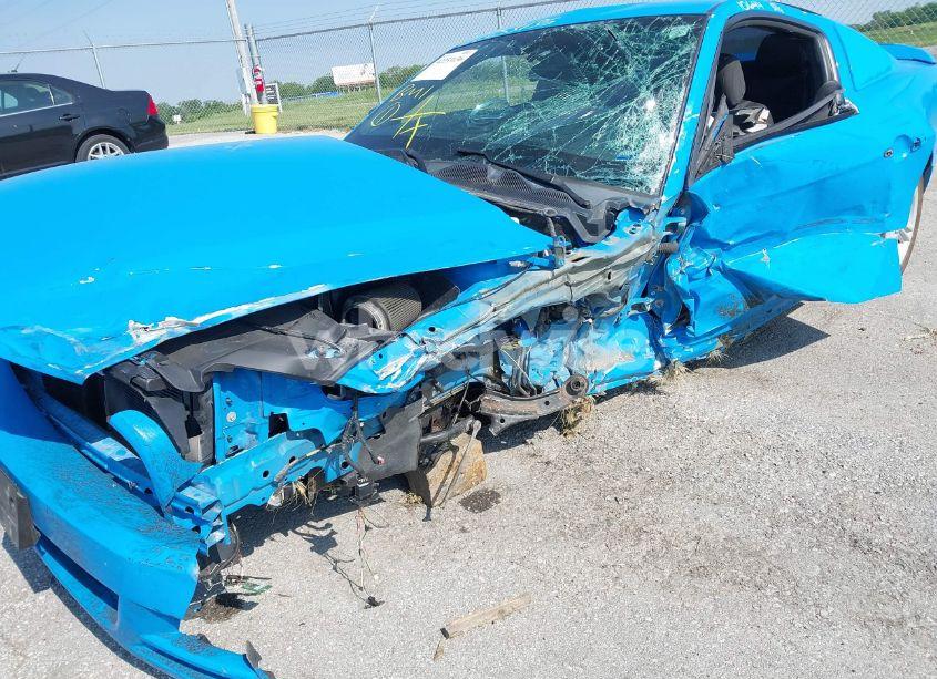 Photo 6 of 2014 Ford Mustang V6 (VIN 1ZVBP8AM5E5250006)