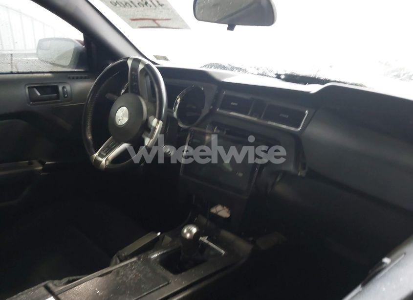 Photo 5 of 2014 Ford Mustang V6 (VIN 1ZVBP8AM5E5284026)