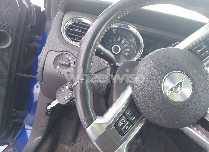 Photo 11 of 2014 Ford Mustang V6 (VIN 1ZVBP8AM5E5284169)